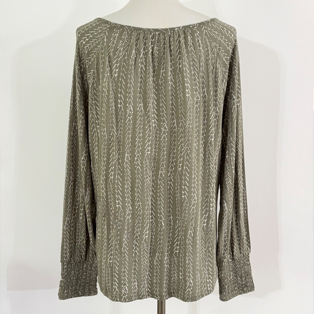 Lucky Brand Peasant Top L Olive Green Smocked Yoke Geometric Print 7WP6372 - Picture 5 of 9